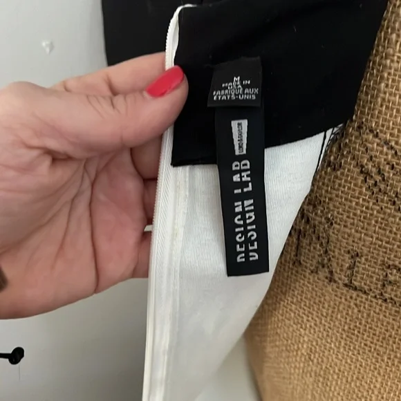 Black and white dress fits really nice - Picture 5 of 5